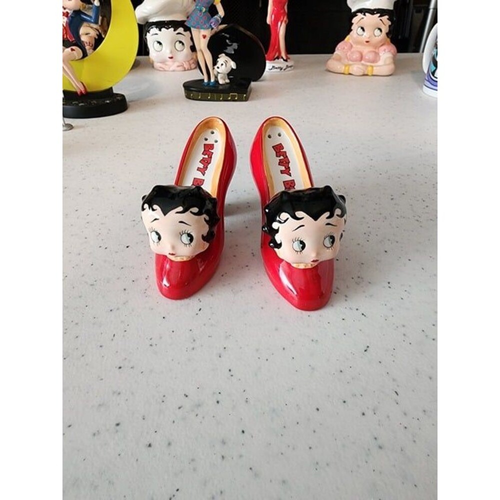 BETTY BOOP SALT & PEPPER SHAKER SET VINTAGE 1999 High Heel SHOES
